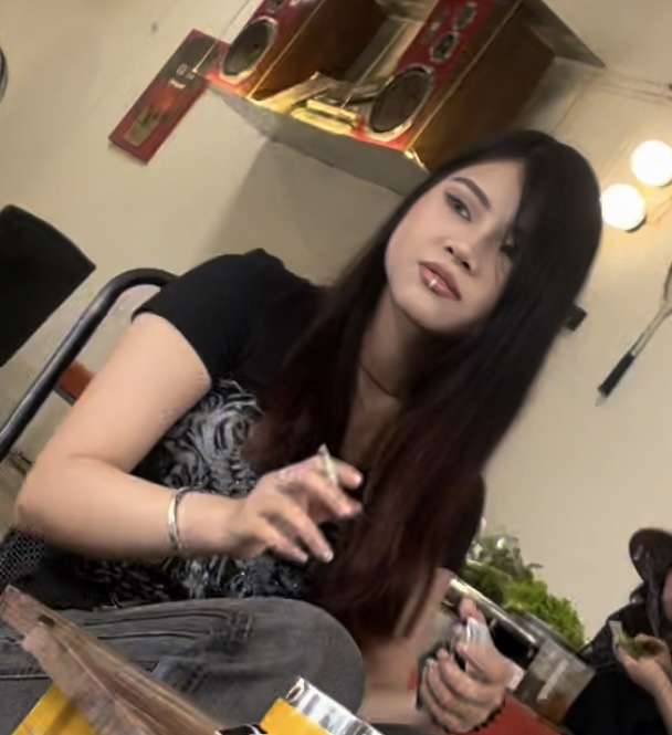 em đẹp quá đái cũng đẹp