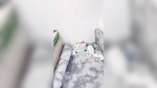 Gái mới lớn tí đã live sét rồi