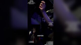 Vừa lái xe vừa đc em Pupu dâm xinh sục cặc nứng quá bắt em bú cu bắn tinh đầy mồm