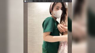 Phòng live show hàng của em nhân viên spa gạ c khách dâm đãng show cùng p1