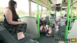 Full 15 phút, SerI Gạ Gái lạ trên Xe Bus Djt công khai trước mặt nhiều người rên rỉ