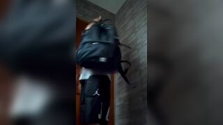 quay lén mấy em gái xinh đi đái em nào đít cũng tròn - phần 14