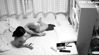 Hack cam quay lén e teen xinh đẹp nào ngờ là dâm nữ vú múp xem sex móc lồn trg phòng1