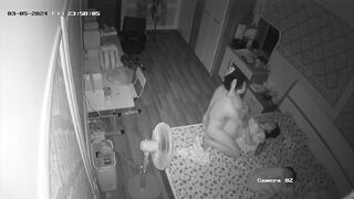 Hack cam quay lén đôi vợ ck trẻ tranh thủ lúc con ngủ mà đụ nhau từ sàn đến giường p3