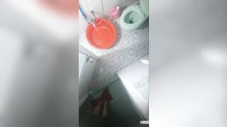 Đặt cam quay lén nhỏ e họ hs mới lớn hàng non đi tắm,để cam đây thì sao bt có cam đc1