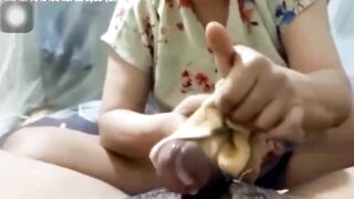 Mẹ sóc lọ giúp thằng con trai kế mới lớn