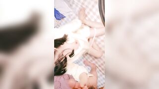 Địt em gái xinh da trắng, lồn múp không lông
