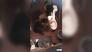 Quay lén các em học sinh mới lớn vú múp siêu non tơ thay đồ trong nvs quán p5