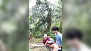 Cùng chị dâu dâm mông to trốn ra sau vườn vụng trộm còn đụ trần cực xung