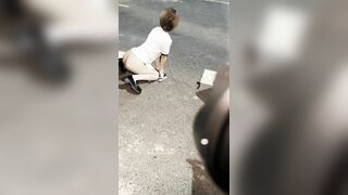 Dắt con chó cái sinh viên trắng xinh nữa đêm ra đường show hàng đụ cho tê lồn