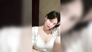 Người mẫu Trung Quốc, Vú To Hồng Tự bú cu giả Bóp Vú Live Sex cực nứng