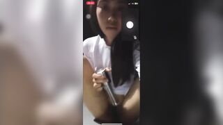 call sex với con bạn thân bắt nó lấy chày với dầu gió thủ dâm