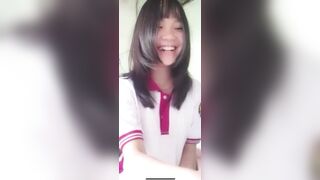 lớp 10 em đã biết khoe vú móc lồn cho trai xem vú em nó tròn quá - phần 12