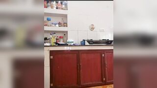 Mbbg mông to đít bự khoe hàng trên live phần 1