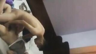 Chị họ dẫn người yêu về bị quay lén