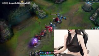 Stripchat Junaaa e teen đa tài đa nghệ vừa live đánh liên minh vừa show hàng ngon p2