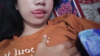 16 tuổi mà em móc lồn thủ dâm chuyên nghiệp quá - phần 3