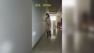 Dâm nữ thích làm chó cái dâm dục khỏa thân show hàng public trg nhà mở hé cửa