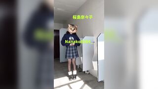 Em học sinh dâm dục dáng ngon hàng non tơ vào nhà vệ sinh nam lột đồ show hàng public