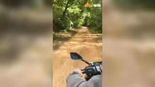 Hành trình dẫn em ghệ xinh dâm lên núi tránh nóng p2