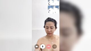 Call video với em teen VN dâm thèm cặc Tây trốn ck call móc cho th Tây nó xem p3