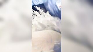 Em gái khoe hàng gợi cảm