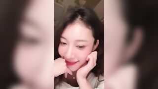 E Gái Xinh Douyin, Lộ Lông lồn trên Live tream Tiktok hot