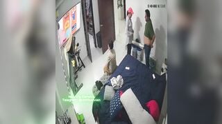 Hack Camera Vợ Chồng Lén Địt Nhau Sau Lưng Con