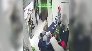 Hack Camera Vợ Chồng Lén Địt Nhau Sau Lưng Con