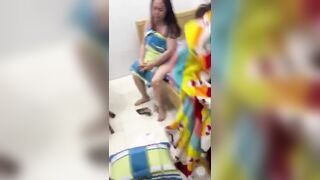 Bắt tại trận vợ u40 và tình nhân địt nhau trong nhà nghỉ
