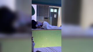 Cô bạn thân xăm chỗ nằm bú cu