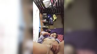 Con bạn thân 2k5 móc lồn thủ dâm cho xem dâm đãng
