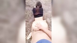 Đi dã ngoại mà ny nứng nên thoả mãn em nó ngay giữa đồi