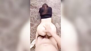 Đi dã ngoại mà ny nứng nên thoả mãn em nó ngay giữa đồi