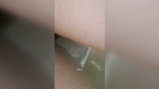 Lén lút chịch e dâu dâm đãng dưới bếp khi mà e k mặc đồ lót nấu ăn lúc a lên thăm