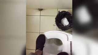 seri đặt cam quay lén nhà vệ sinh nữ em nào đít cũng to lồn múp - phần 11