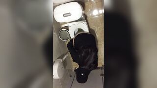 seri đặt cam quay lén nhà vệ sinh nữ em nào đít cũng to lồn múp - phần 15
