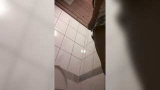 seri đặt cam quay lén nhà vệ sinh nữ em nào đít cũng to lồn múp - phần 16