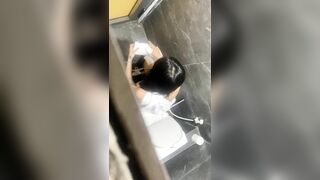 seri đặt cam quay lén nhà vệ sinh nữ em nào đít cũng to lồn múp - phần 45