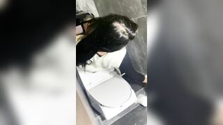seri đặt cam quay lén nhà vệ sinh nữ em nào đít cũng to lồn múp - phần 47