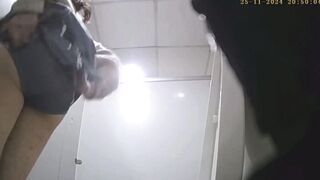 seri đặt cam quay lén nhà vệ sinh nữ em nào đít cũng to lồn múp - phần 49 2