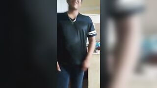 Cho vợ đi bán hàng bị trai địt doggy bắn tinh đầy mồm dâm đãng