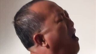 Bố chồng gạ địt con dâu khi chồng vắng nhà