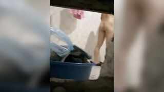 Qua lén ngy thằng bạn tắm