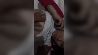 Đang bú trym khủng ngon lành thì chồng gọi làm em ấy tut cảm xúc luôn