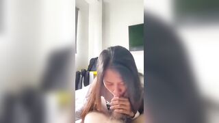 Gái dâm bú mút con cu to dâm đãng kích thích