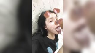 bón cu cho đứa bạn thân ăn cu rồi xuất hết lên mặt nó