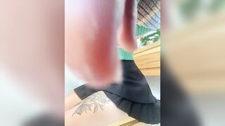 E sinh viên vào Quán Cafe, Móc lồn thủ dâm chảy đầy nước lồn ra ghế