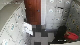 hack cam phòng thay đồ bể bơi bé nào cũng trắng trẻo dáng đẹp - phần 1
