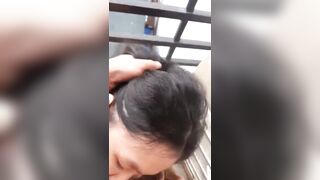 Sáng sớm mang em ra ban công móc lốp